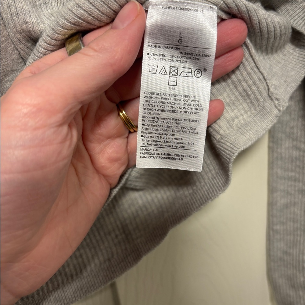 GAP Light Gray Ribbed Sweater - Picture 4 of 4